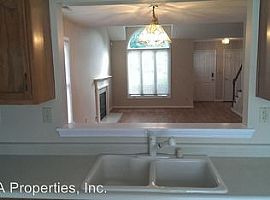 10405 Going Ct, Louisville, Ky 40241 3 Beds 2 Baths 1,400 Sqft in Louisville, KY (Photo 7 of 8)