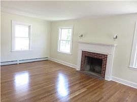 Totally Renovated Home in New London, CT (Photo 5 of 12)
