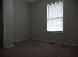 161 Emerald Pointe Dr, Carrollton, Ga 30116 4 Beds 2 Baths 1,63 in Carrollton, GA (Photo 4 of 8)