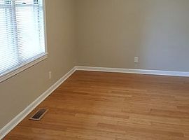 304 S Jefferson St, Spring Hill, Ks 66083 3 Beds 1 Bath 1,200 S in Spring Hill, KS (Photo 3 of 6)