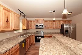 Single Family Home in a Great Community of West Hills in West Hills, CA (Photo 3 of 3)