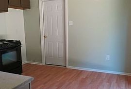 2 Carver Ct, Asheville, Nc 28803 3 Beds 2 Baths -- Sqft in Asheville, NC (Photo 3 of 11)