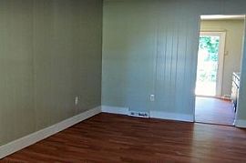 2 Carver Ct, Asheville, Nc 28803 3 Beds 2 Baths -- Sqft in Asheville, NC (Photo 5 of 11)