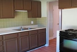 2 Carver Ct, Asheville, Nc 28803 3 Beds 2 Baths -- Sqft in Asheville, NC (Photo 9 of 11)