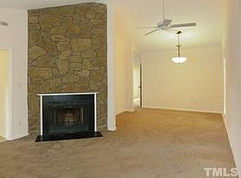 118 Mossbark Ln, Chapel Hill, Nc 27514 3 Beds 2 Baths 1,370 Sqf in Chapel Hill, NC (Photo 3 of 10)