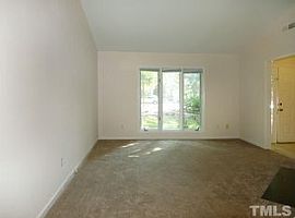 118 Mossbark Ln, Chapel Hill, Nc 27514 3 Beds 2 Baths 1,370 Sqf in Chapel Hill, NC (Photo 4 of 10)