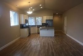 20371 Sonata Way, Bend, Or 97702 3 Beds 2 Baths 1,503 Sqft in Bend, OR (Photo 5 of 8)