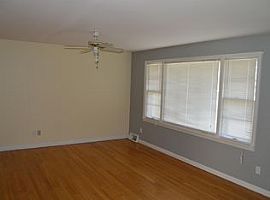 3431 Heatherfield Dr, Shively, Ky 40216 3 Beds 1 Bath 1,269 Sqf in Shively, KY (Photo 2 of 6)