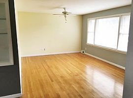 3431 Heatherfield Dr, Shively, Ky 40216 3 Beds 1 Bath 1,269 Sqf in Shively, KY (Photo 5 of 6)