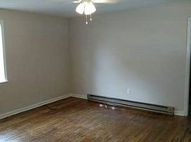 202 Havendale Dr, Fountain Inn, Sc 29644 3 Beds 2 Baths 1,120 S in Fountain Inn, SC (Photo 6 of 9)