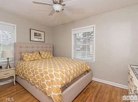 Davis St Se Smyrna, Ga 30080 2 Beds 1 Bath 760 Sqft in Smyrna, GA (Photo 7 of 9)