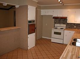 901 Rhodes Dr, Tyler, Tx 75701 3 Beds 2 Baths 1,592 Sqft in Tyler, TX (Photo 5 of 7)