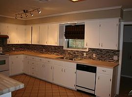 901 Rhodes Dr, Tyler, Tx 75701 3 Beds 2 Baths 1,592 Sqft in Tyler, TX (Photo 6 of 7)