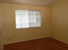 429 Beach St, Ashland, Or 97520 2 Beds 1 Bath 1,000 Sqft in Ashland, OR (Photo 3 of 8)