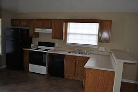 880 Willow Bridge Dr W, Mobile, Al 36695 in Mobile, AL (Photo 4 of 7)