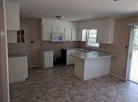  670 Walker St, Fayetteville, Nc 28311 3 Beds 1.5 Baths 1,215 S in Fayetteville, NC (Photo 4 of 4)