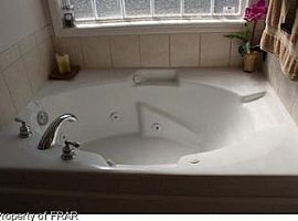 221 Long Neck Dr, Richlands, Nc 28574 3 Beds 2 Baths 1,355 Sqft in Richlands, NC (Photo 8 of 8)