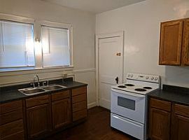 1206 10th Ave # 1, Huntington, Wv 25701 in Huntington, WV (Photo 4 of 8)