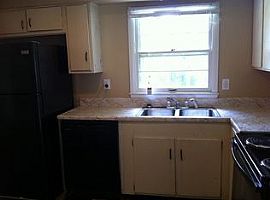  1130 Oakwood Dr, Lexington, Ky 40511 3 Beds 1.5 Baths 1,800 Sq in Lexington, KY (Photo 2 of 4)