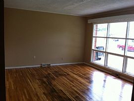  1130 Oakwood Dr, Lexington, Ky 40511 3 Beds 1.5 Baths 1,800 Sq in Lexington, KY (Photo 3 of 4)