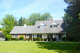  2 Heather Lane -4/5 Br, 4 Ba in Oakbrook/hchs School Dist. in Oak Brook, IL