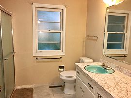  2 Heather Lane -4/5 Br, 4 Ba in Oakbrook/hchs School Dist. in Oak Brook, IL (Photo 11 of 12)