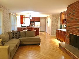  2 Heather Lane -4/5 Br, 4 Ba in Oakbrook/hchs School Dist. in Oak Brook, IL (Photo 4 of 12)