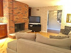  2 Heather Lane -4/5 Br, 4 Ba in Oakbrook/hchs School Dist. in Oak Brook, IL (Photo 5 of 12)