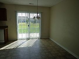 207 Red Carnation Dr, Hol Rent 600 Deposit 600 Total 1200 in Holly Ridge, NC (Photo 5 of 7)