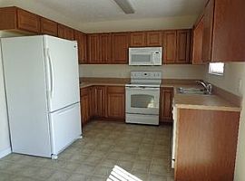 207 Red Carnation Dr, Hol Rent 600 Deposit 600 Total 1200 in Holly Ridge, NC (Photo 6 of 7)