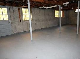 133 Jones Dr, New Britain, Ct 06053 in New Britain, CT (Photo 2 of 10)