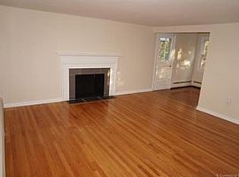 133 Jones Dr, New Britain, Ct 06053 in New Britain, CT (Photo 3 of 10)