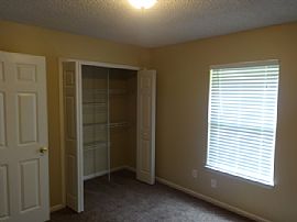 Single Family Home For Rent in Orange Park, FL (Photo 7 of 8)