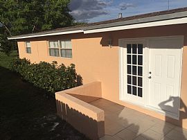 43xx Sw 26 Street, West Park 4 Bed-2 Baths-Laundry Room - Yard in Pembroke Park, FL (Photo 4 of 7)