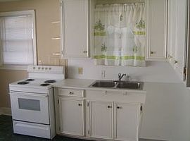  1600 Decree Ave, West Columbia, Sc 29169 3 Beds 1 Bath 1,382 S in West Columbia, SC (Photo 4 of 4)