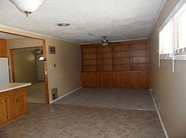  2524 Sw Mission Ave, Topeka, Ks 66614 4 Beds 2 Baths 1,580 Sqf in Topeka, KS (Photo 3 of 4)