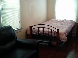  2113 W 43rd Ave, Kansas City, Ks 66103 2 Beds 1 Bath 912 Sqft in Kansas City, KS (Photo 2 of 4)