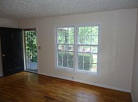  503 Mccreary Ave, Frankfort, Ky 40601 2 Beds 1 Bath 1,158 Sqft in Frankfort, KY (Photo 2 of 5)