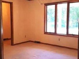  1812 Bluff Pointe Dr, Columbia, Mo 65201 6 Beds 3 Baths 3,679  in Columbia, MO (Photo 4 of 5)