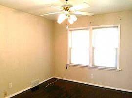  2513 Wismer Ave, Overland, Mo 63114 2 Beds 1.5 Baths 1,072 Sqf in Overland, MO (Photo 4 of 4)