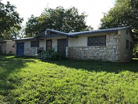 209 Ivy Ln, Universal City Rent 550 Deposit 550 Total 1100 in Universal City, TX