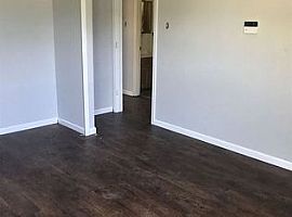 209 Ivy Ln, Universal City Rent 550 Deposit 550 Total 1100 in Universal City, TX (Photo 3 of 5)