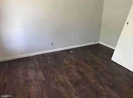 209 Ivy Ln, Universal City Rent 550 Deposit 550 Total 1100 in Universal City, TX (Photo 5 of 5)