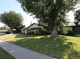  13851 Gimbert Ln, Santa Ana, Ca 92705 3 Beds 2 Baths 1,841 Sqf in Santa Ana, CA (Photo 8 of 8)