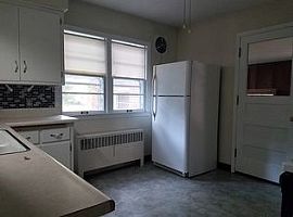 4197 S 68th St, Greenfield, Wi 53220 in Greenfield, WI (Photo 5 of 7)