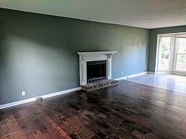 3 Bedroom 1 And1/2 Bath Near Providence Shopping Center in Mount Juliet, TN (Photo 5 of 7)