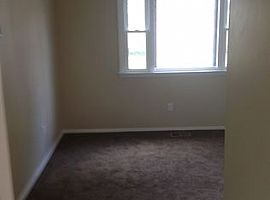  1808 Kenton St, Springfield, Oh 45505 3 Beds 1 Bath 1,243 Sqft in Springfield, OH (Photo 2 of 5)