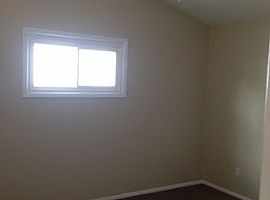  1808 Kenton St, Springfield, Oh 45505 3 Beds 1 Bath 1,243 Sqft in Springfield, OH (Photo 3 of 5)