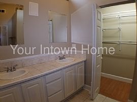 A 3 Bedroom Home in Atlanta, GA (Photo 10 of 12)