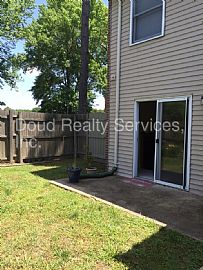 A 3 Bedroom Home in Hampton, VA (Photo 12 of 12)